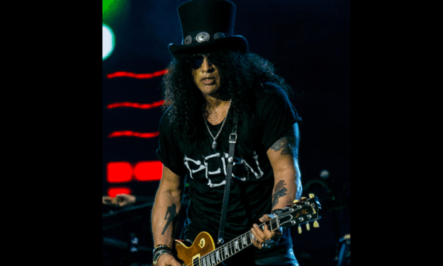 Slash conta suas histórias com Keith Moon, Ozzy Osbourne, Lemmy, Dave Grohl e mais