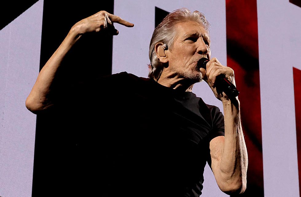 Roger Waters xinga fãs durante apresentação em Londres