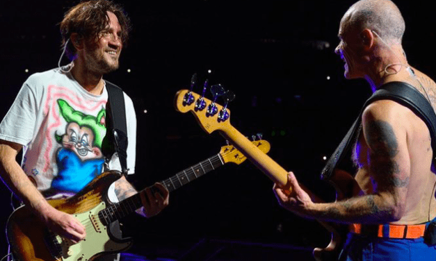 Red Hot Chili Peppers e o Retorno Triunfal de Frusciante Eletrizam São Paulo