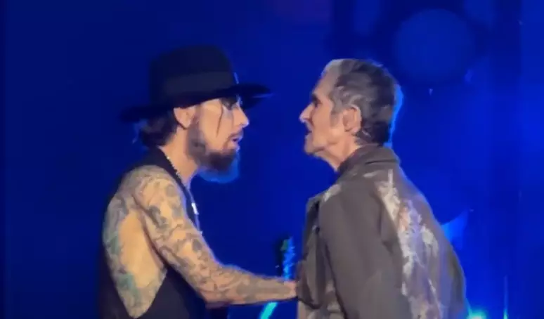 Briga entre Perry Farrell e Dave Navarro interrompe show do Jane’s Addiction em Boston