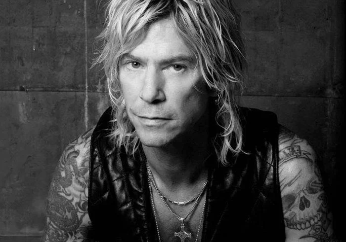 Duff McKagan sugere novos lançamentos do Guns N’ Roses enquanto divulga álbum solo